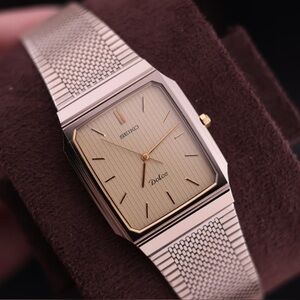Vintage 1997 Seiko Dolce 9531-5160 Men’s Watch
[Very Good Condition]